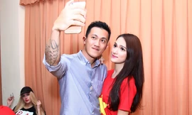 Bạn trai tháp tùng Hương Giang Idol thi Bước nhảy hoàn vũ