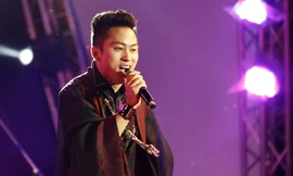 Tùng Dương 'lên đồng' cùng Trần Mạnh Tuấn ở Thái Lan