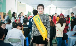 Á hậu Huyền My rạng rỡ làm đại sứ Lễ hội Xuân Hồng 2015