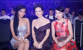 Thu Hoài khoe vòng một gợi cảm 'lấn lướt' dàn người đẹp