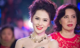 Thái Như Ngọc vai trần gợi cảm đón năm mới