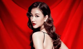 'Gái một con' Maya nóng bỏng tái xuất showbiz