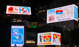 TP.HCM: Gen Z "thắp sáng" trung tâm thành phố bằng loạt poster "Concert Quốc gia"