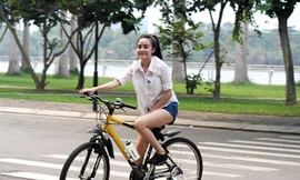 Bà Tưng tung loạt ảnh ‘lạ, ngoan, khỏe'