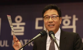 “Ông trùm” SM Lee Soo Man: “Trong tương lai, con người sẽ có quốc tịch của 'quốc gia ảo'”