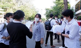 Thi tốt nghiệp THPT Quốc gia đợt 2: Đề Toán “nhẹ nhàng”, thí sinh thở phào nhẹ nhõm