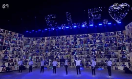 Đưa Choi Siwon khổng lồ lên sân khấu, concert online của SUPER JUNIOR phá kỷ lục “bắn tim“