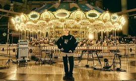 Baekhyun (EXO) tặng hẳn một “Công viên giải trí” làm quà Giáng Sinh sớm cho fan