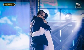 Bài hát cuối cùng trên sàn đấu “Rap Việt” là món quà Dế Choắt dành tặng HLV Wowy