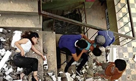 Đôi nam nữ ngã từ tầng 4 khi đang tạo dáng ‘độc’ chụp ảnh