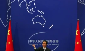 Phát ngôn viên Bộ Ngoại giao Trung Quốc Hồng Lỗi trong một cuộc họp báo ở Bắc Kinh