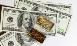 Giá vàng, USD chạm ngưỡng rất cao