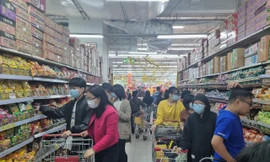 Siêu thị, đại lý Hà Nội đông nhưng sức mua yếu