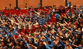 Âm thầm vì thành công Đại hội