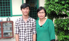 Thủ khoa hệ GDTX: Giỏi hơn nhờ giúp bạn học bài