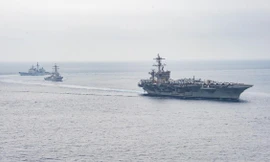 Tàu sân bay Carl Vinsonvà nhóm tác chiến tàu sân bay của nó đã lên đường triển khai vào ngày 2 tháng 8. (Hải quân Mỹ)