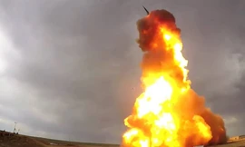 Một tên lửa phòng không Nga được khai hỏa trong diễn tập