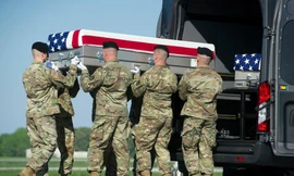 Đưa thi thể hai lính Mỹ chết trong một vụ tấn công ở Afghanistan về nước