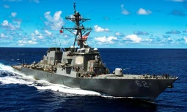 Tàu chiến Mỹ trong một lần đi qua biển Đông