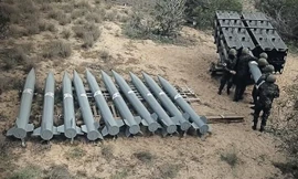 Hamas sử dụng các quả đạn được gọi là A-120, được đưa vào các bệ phóng tự chế với 8 ống mỗi giàn. 