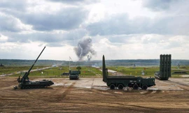 Nga trưng bày một loạt vũ khí mới nhất