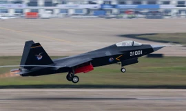 Một máy bay chiến đấu J-31 của Trung Quốc