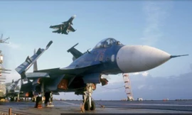 Máy bay chiến đấu Su-33 trên Tàu sân bay Đô đốc Kuznetsov của Nga