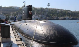 Tàu ngầm diesel-điện lớp Dự án 636.3 Varshavyanka mang tên Krasnodar. Ảnh: Alexei Pavlishak /TASS