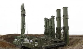 Một khẩu đội tên lửa S-400V4 của quân đội Nga
