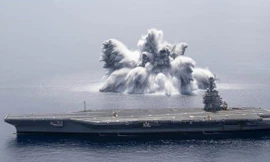 Tàu sân bay USS Gerald R. Ford (CVN 78) đã hoàn thành thử nghiệm chịu đựng vụ nổ đầu tiên theo lịch trình ở Đại Tây Dương vào ngày 18 tháng 6 năm 2021. Ảnh của Hải quân Mỹ