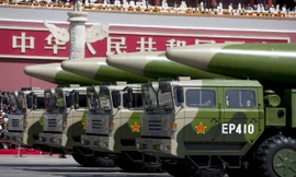 DF-21D, "sát thủ tàu sân bay" của Trung Quốc