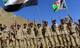 Lực lượng kháng chiến Afghanistan chống Taliban tham gia một cuộc huấn luyện quân sự tại khu vực Malimah, huyện Dara, tỉnh Panjshir. Hình ảnh: Ahmad Sahel Arman / Getty