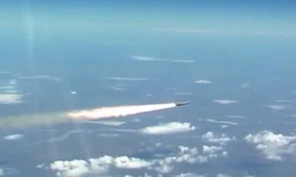 Tên lửa siêu thanh Kinzhal của Nga được phóng đi từ máy bay