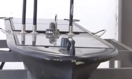 Một ngư dân ở Diêm Thành, tỉnh Giang Tô, đã bắt được một thiết bị trông giống như một chiếc thuyền với chiều dài khoảng 3 mét