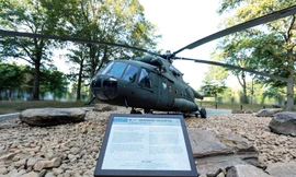 Chiếc trực thăng Nga trong khuôn viên trụ sở Cơ quan tình báo CIA