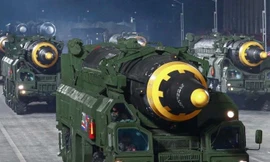 Tên lửa đạn đạo Hwasong-12 của Triều Tiên trong cuộc diễu hành năm 2020