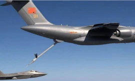 Là một biến thể của máy bay vận tải quân sự Y-20 của Trung Quốc, Y-20U có trọng lượng cất cánh tối đa là 220 tấn