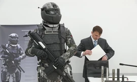 Hình ảnh một bộ áo giáp cá nhân của quân đội Nga trong tương lai