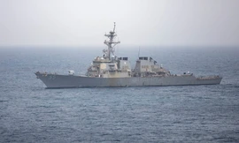 Cuộc sống trên tàu chiến hải quân Mỹ đi biển liên tục 215 ngày ra sao?