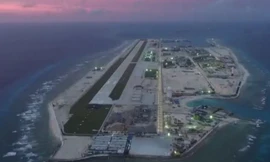 Hình ảnh trên truyền hình Trung Quốc về một căn cứ trên đảo nhân tạo mà nước này xây dựng trái phép ở biển Đông