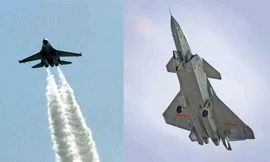 Su-30 (trái) sẽ chiếm ưu thế lớn trong không chiến với J-20