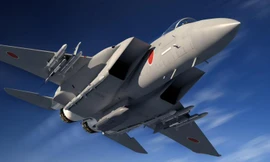 F-15JSI với một tên lửa JASSM dưới bụng.