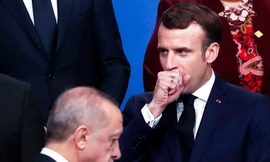 Tổng thống Pháp Emmanuel Macron và Tổng thống Thổ Nhĩ Kỳ Recep Tayyip Erdogan tại hội nghị thượng đỉnh NATO ở London vào ngày 4 tháng 12 năm 2019