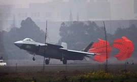 Nguyên mẫu máy bay chiến đấu J-20 của Trung Quốc
