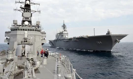 Tàu Kaga của hải quân Nhật Bản là một trong những con át chủ bài đối phó với Trung Quốc