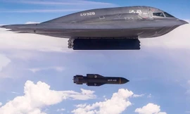 Máy bay ném bom B-2 thả bom GBU-57