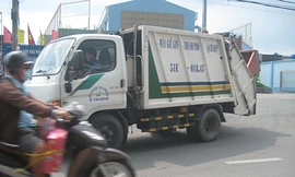 Nhập xe tiền tỉ để... ép rác