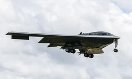 Cận cảnh siêu máy bay ném bom B-2 của Mỹ ở châu Âu