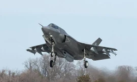 Mỹ ‘dài cổ’ chờ siêu tiêm kích F-35B