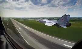 Bay cùng ‘kẻ thống lĩnh bầu trời’ MiG-31